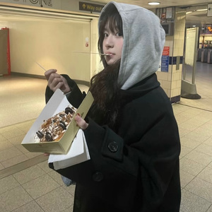 四个闺蜜互相自慰喷水
